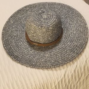 Wide brim hat